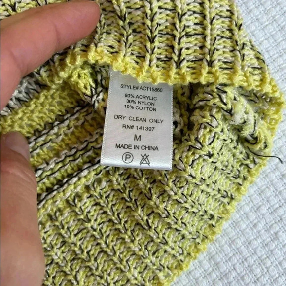 ASTR the label sweater M yellow  kent plunge crochet color eclectic vacation - Picture 5 of 9